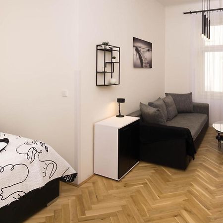Black & White Apartment Prague By Wenceslas Square And Muzeum Eksteriør bilde