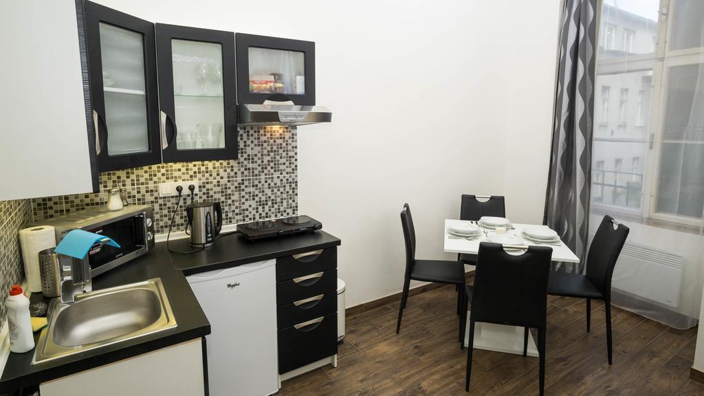 Black & White Apartment Prague By Wenceslas Square And Muzeum Rom bilde